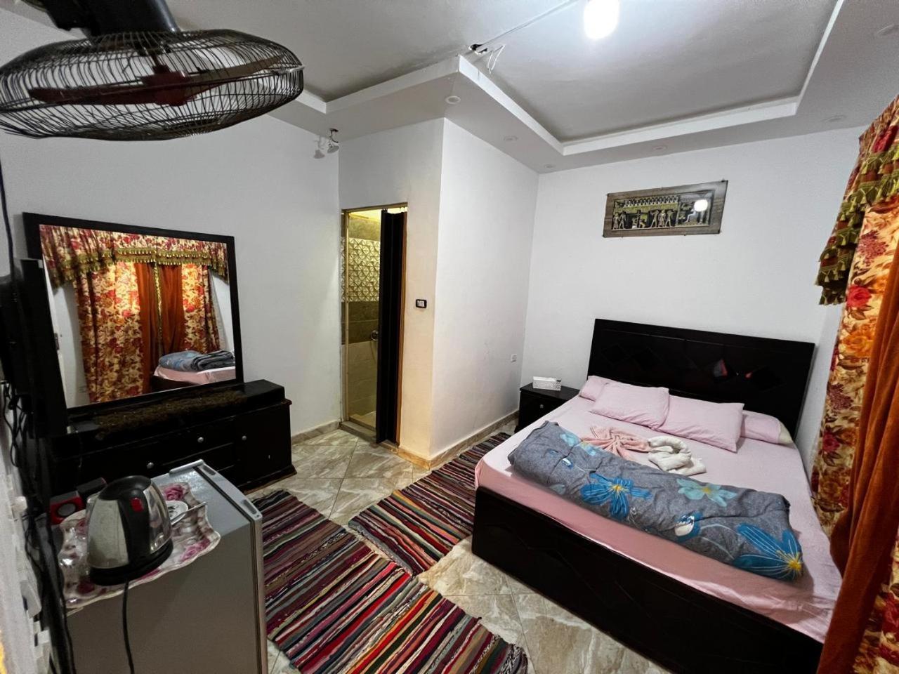 Jana Pyramids View In 3 Bed & Breakfast Kafrat al Jabal Exterior photo