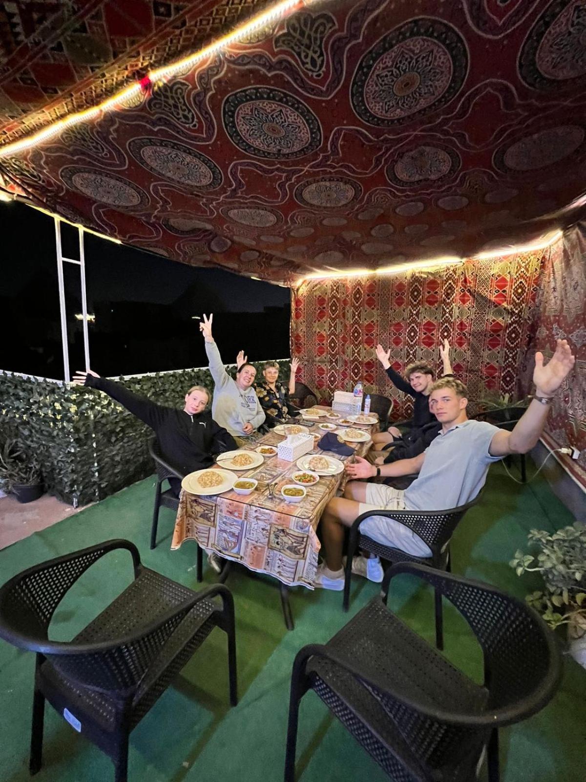 Jana Pyramids View In 3 Bed & Breakfast Kafrat al Jabal Exterior photo
